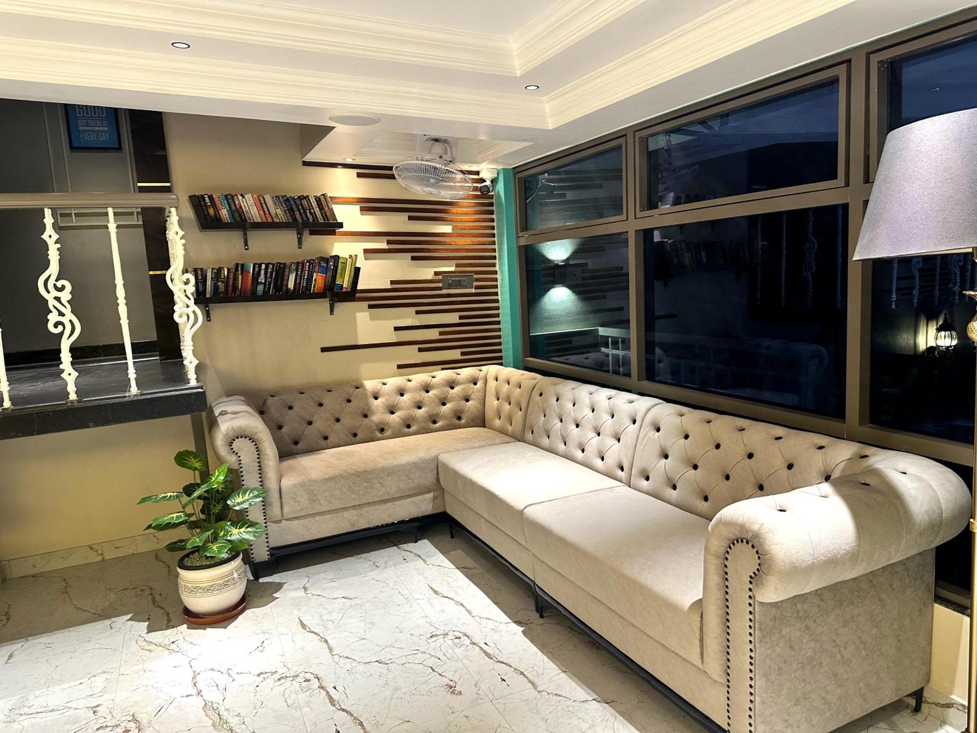 Hotel Lg Suites Bangalore Extérieur photo