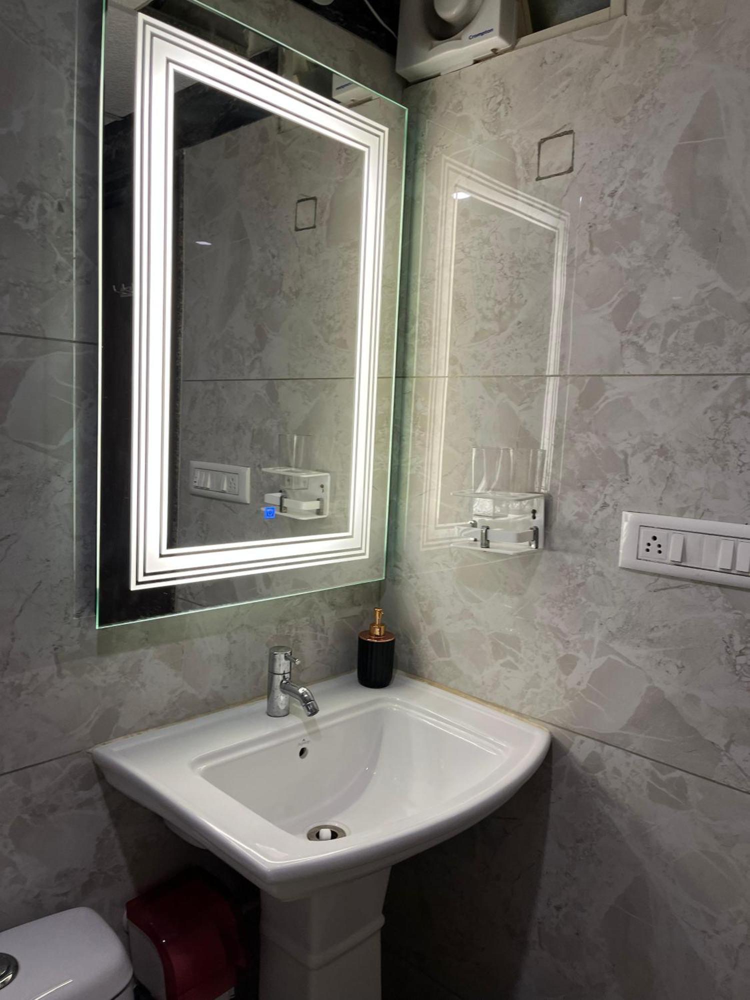 Hotel Lg Suites Bangalore Extérieur photo