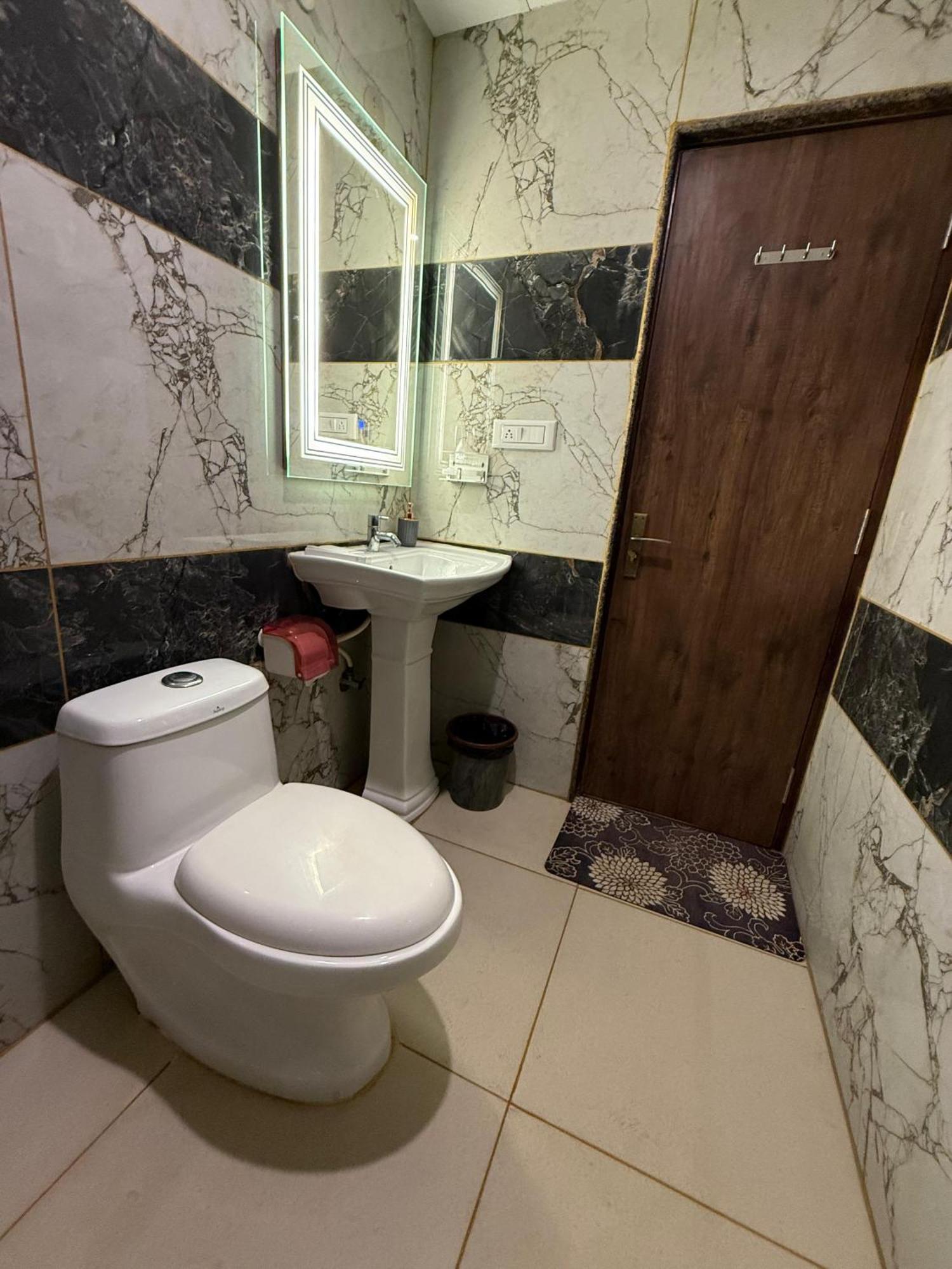 Hotel Lg Suites Bangalore Extérieur photo