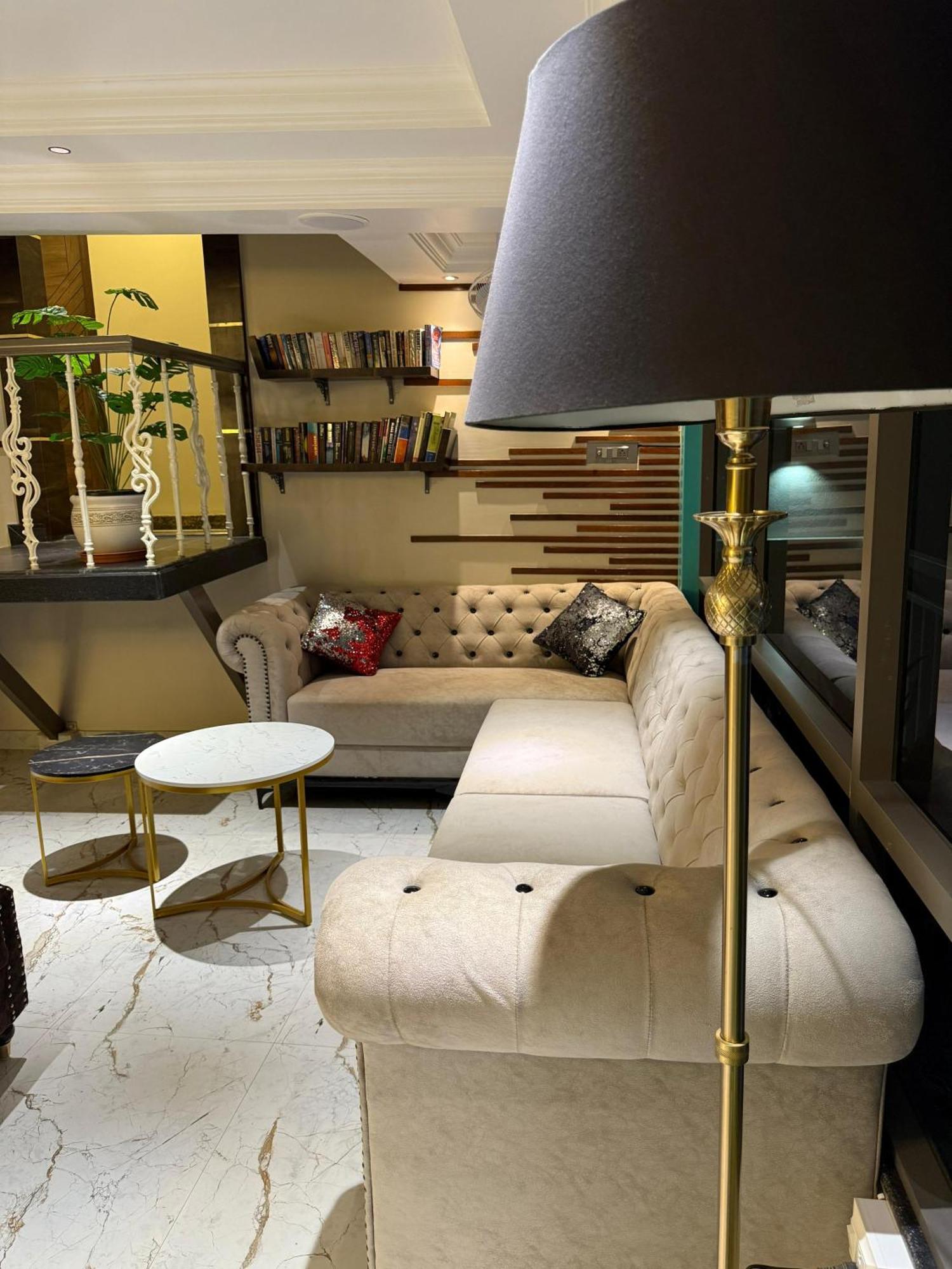 Hotel Lg Suites Bangalore Extérieur photo